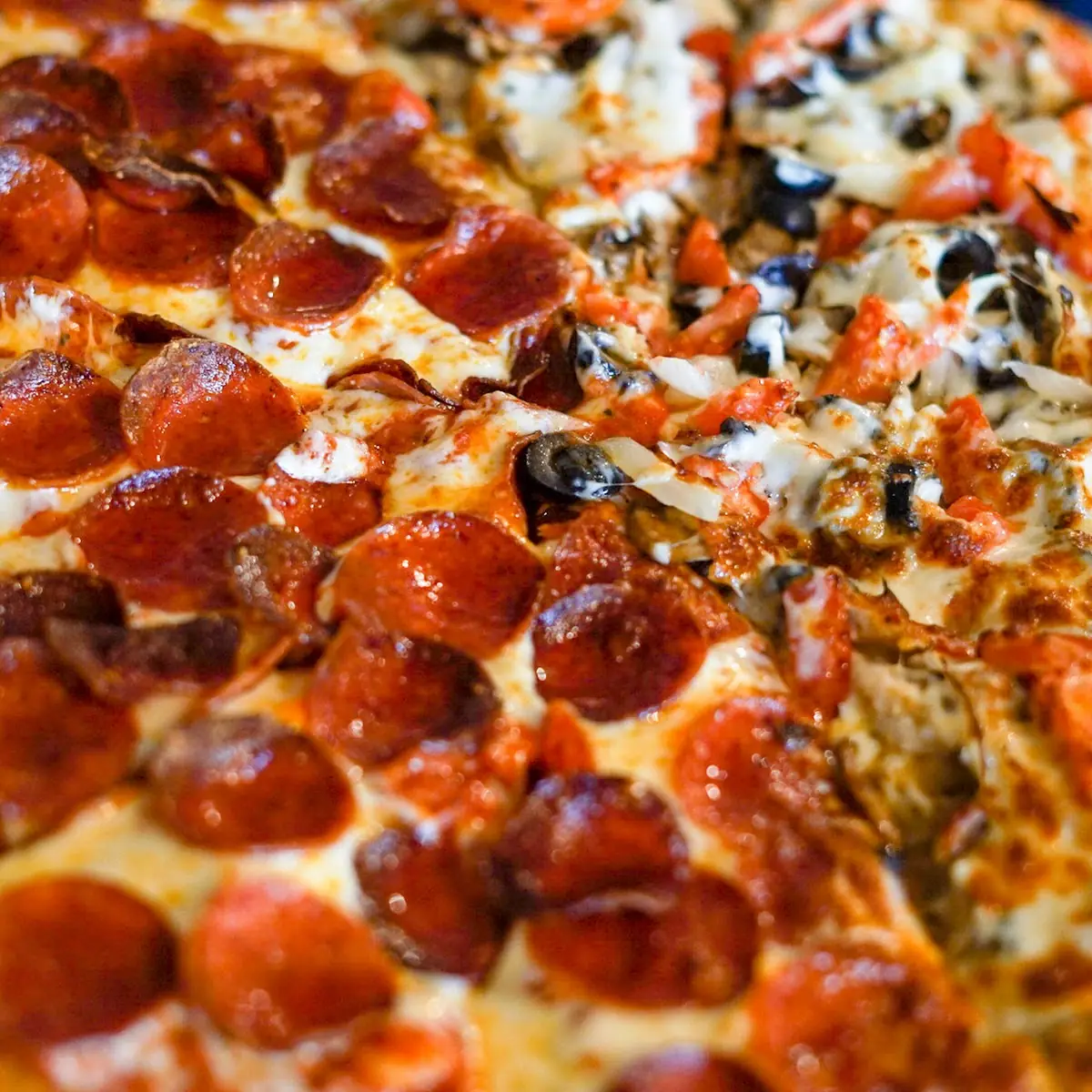 Garlic Chicken Pizza