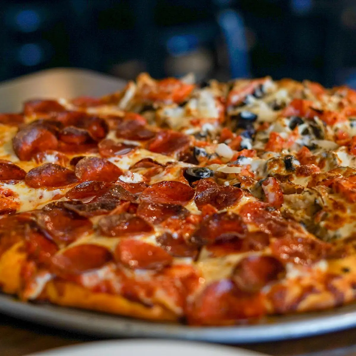 Large Pepperoni Pizza