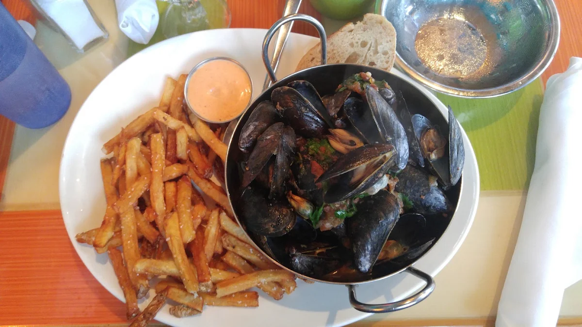 Mussels and Fries, Cafe Le Hibou