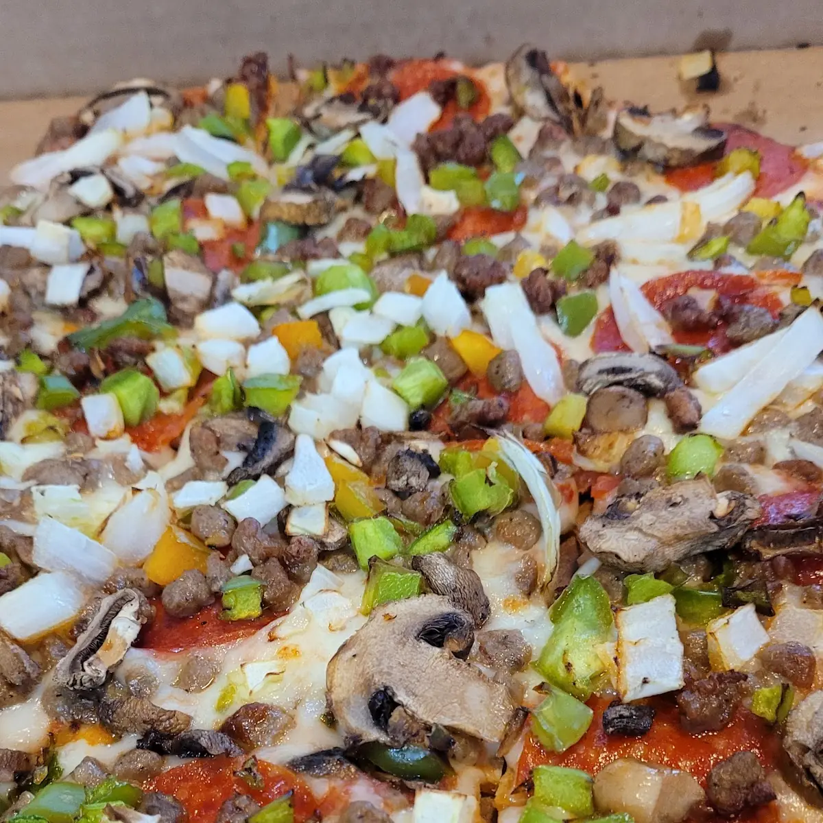 Deluxe Pizza Thin Crust