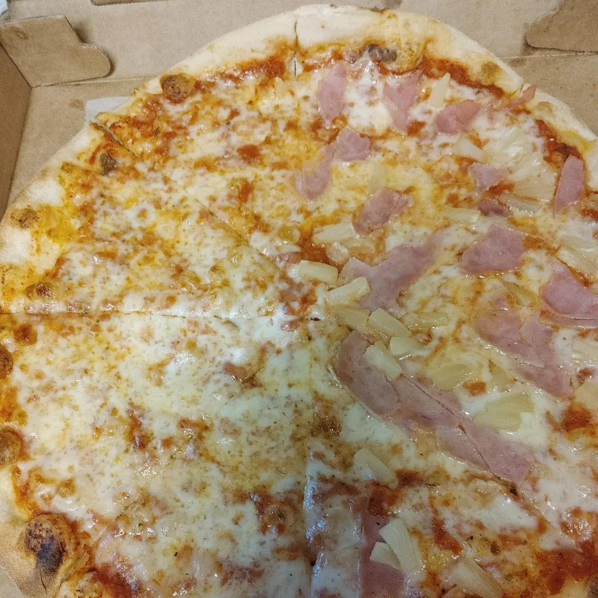 Wood Fired Hawaiian Pizza