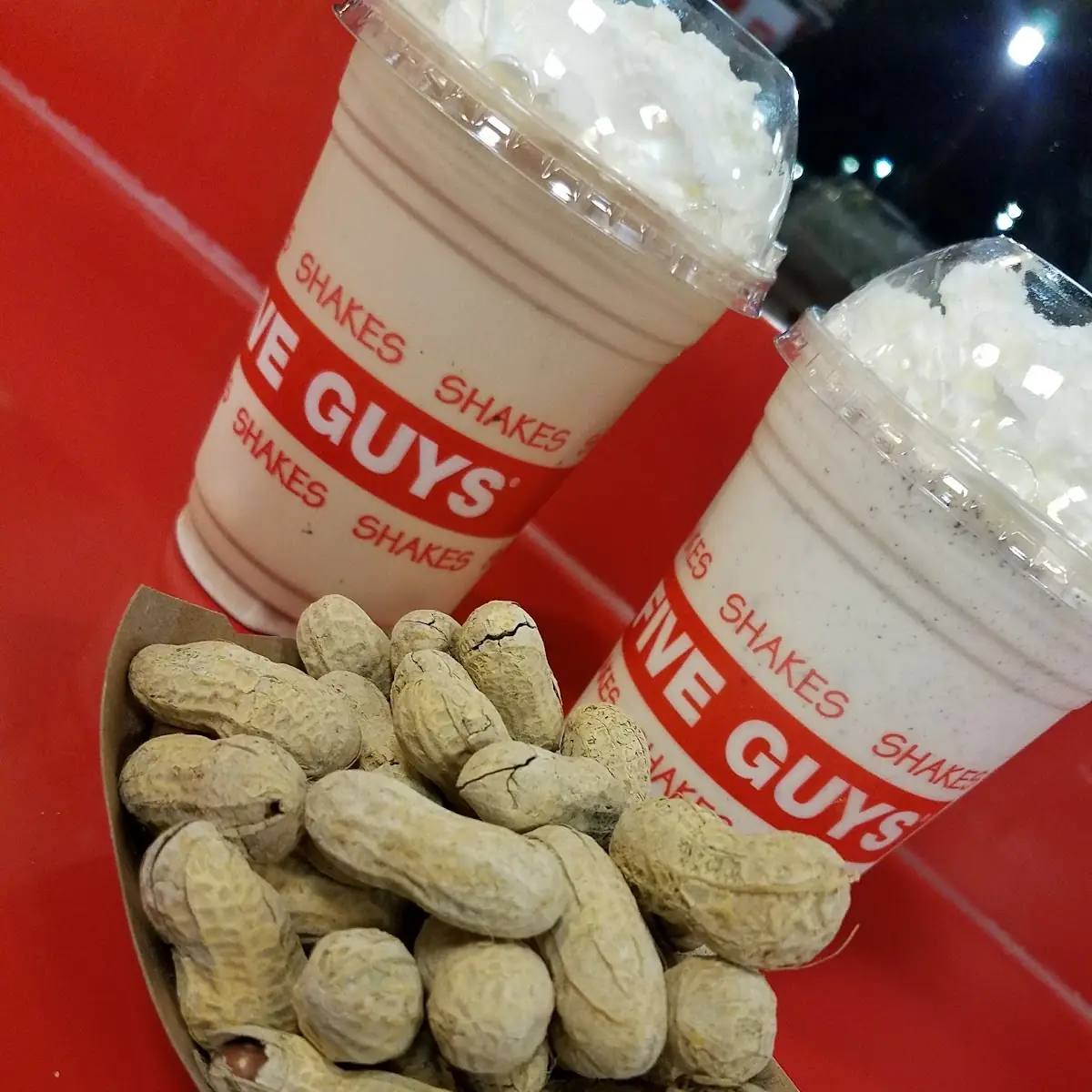 Mocha Shake Oreo Shake & Peanuts