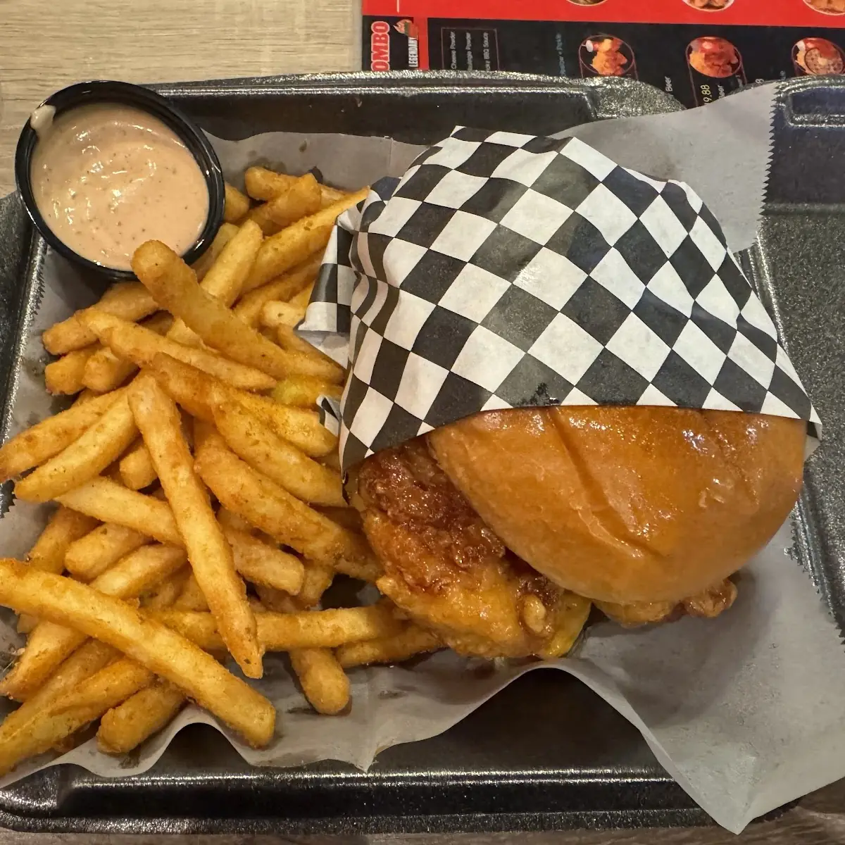 Chicken Sandwich Combo w Mac and Cheese