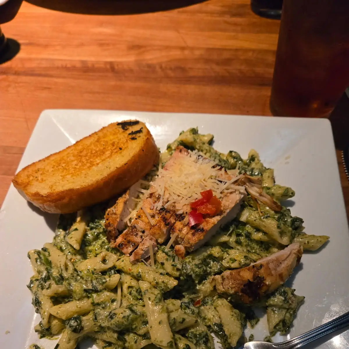 Spinach Dip Chicken Pasta with Garlic Bread