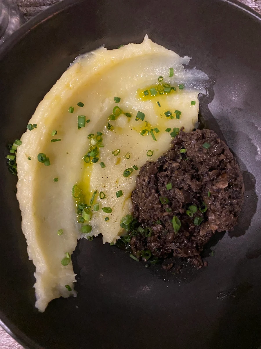Filet Steak with Mashed Potatoes