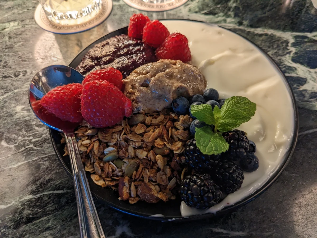Brekkie Yogurt Bowl