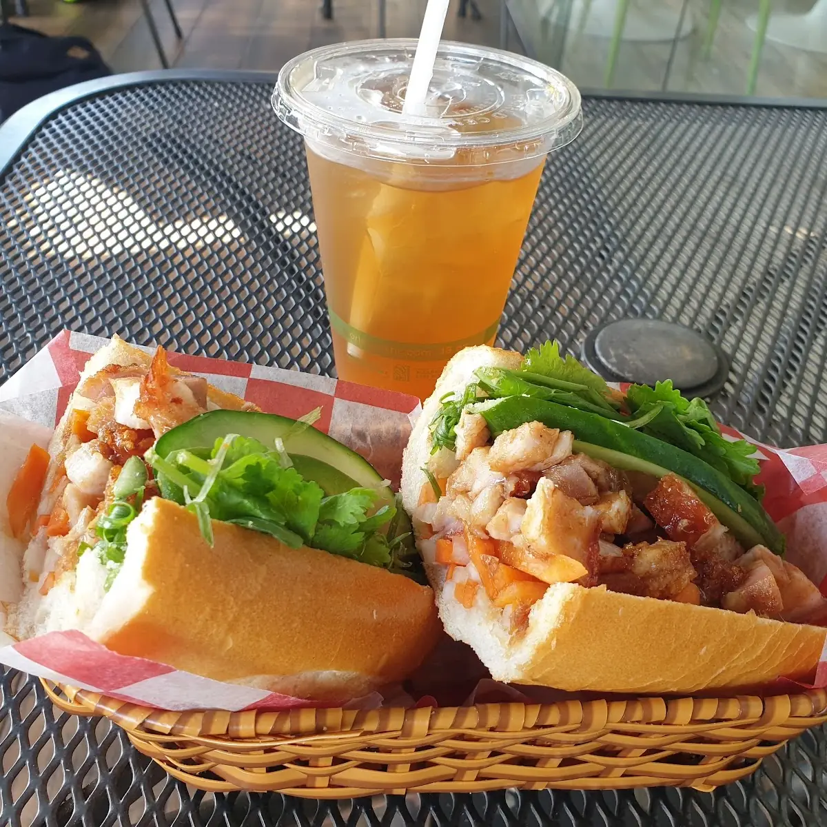 Banh MI Heo Quay