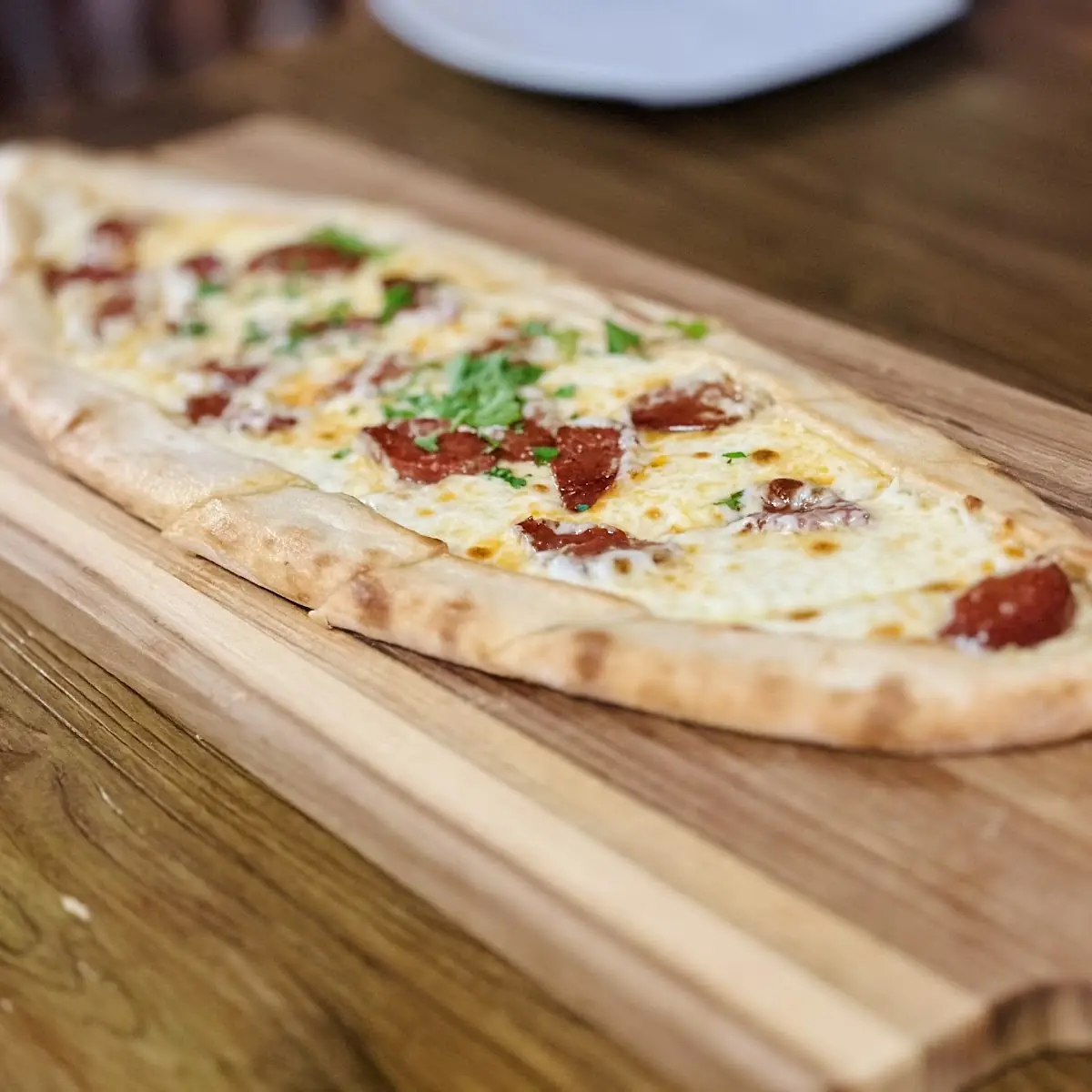 Sucuklu Pide