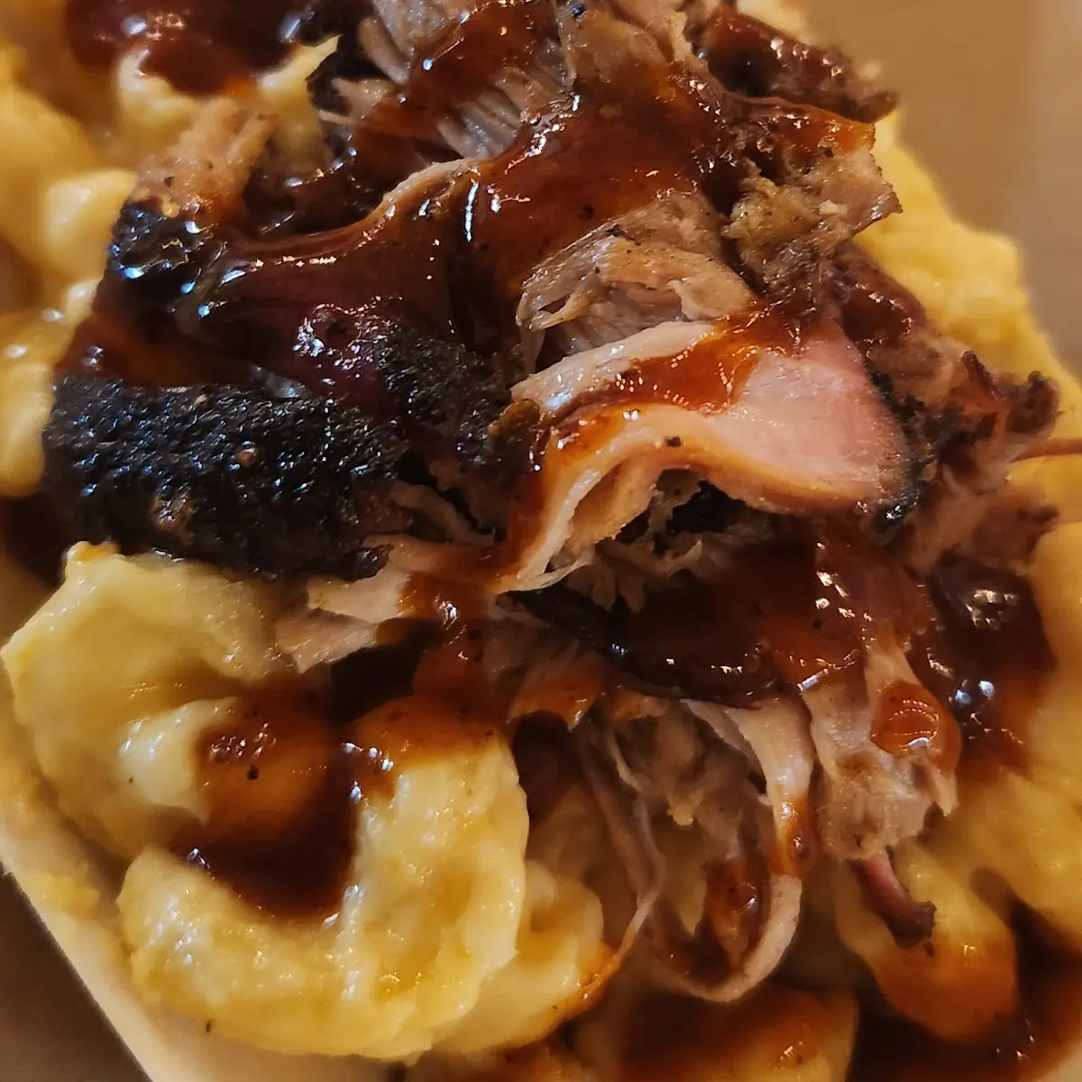 Barbecue Pulled Pork Mac and Cheese