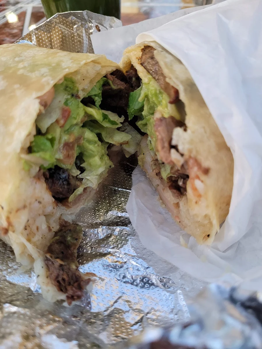 Mar Y Tierra Burrito