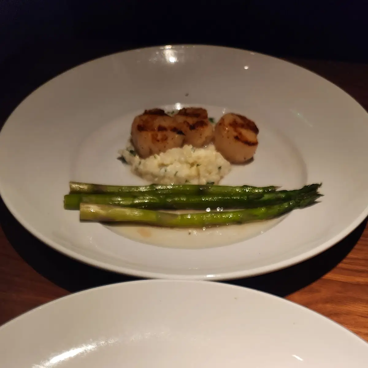 Caramelized Grilled Sea Scallops with Garlic Sauce