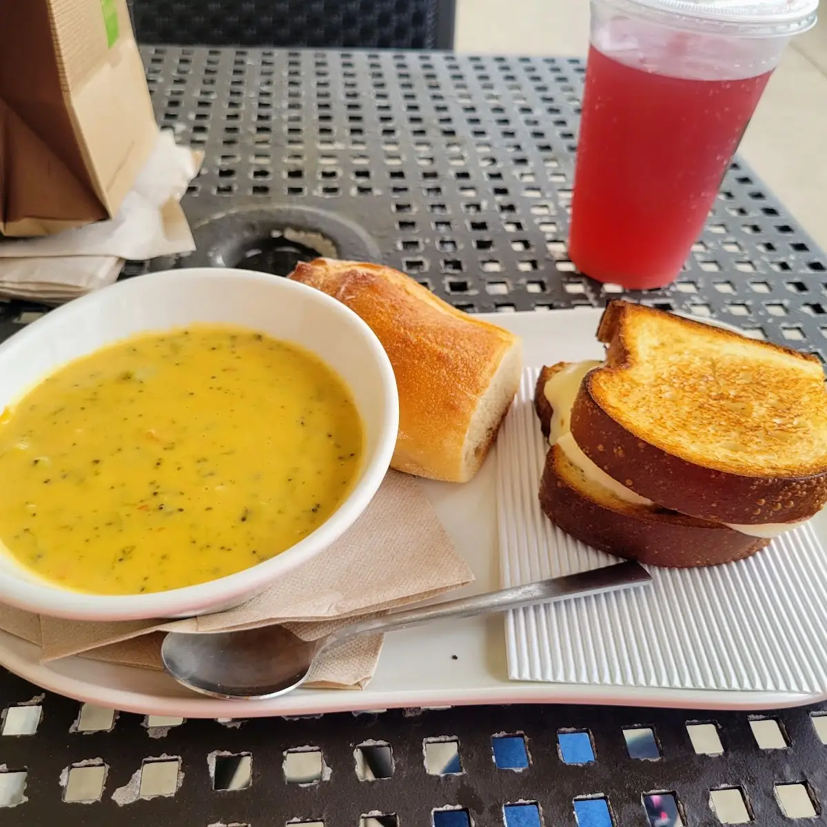 Broccoli Cheddar Soup and Grilled Cheese with Mozzarella Cheese