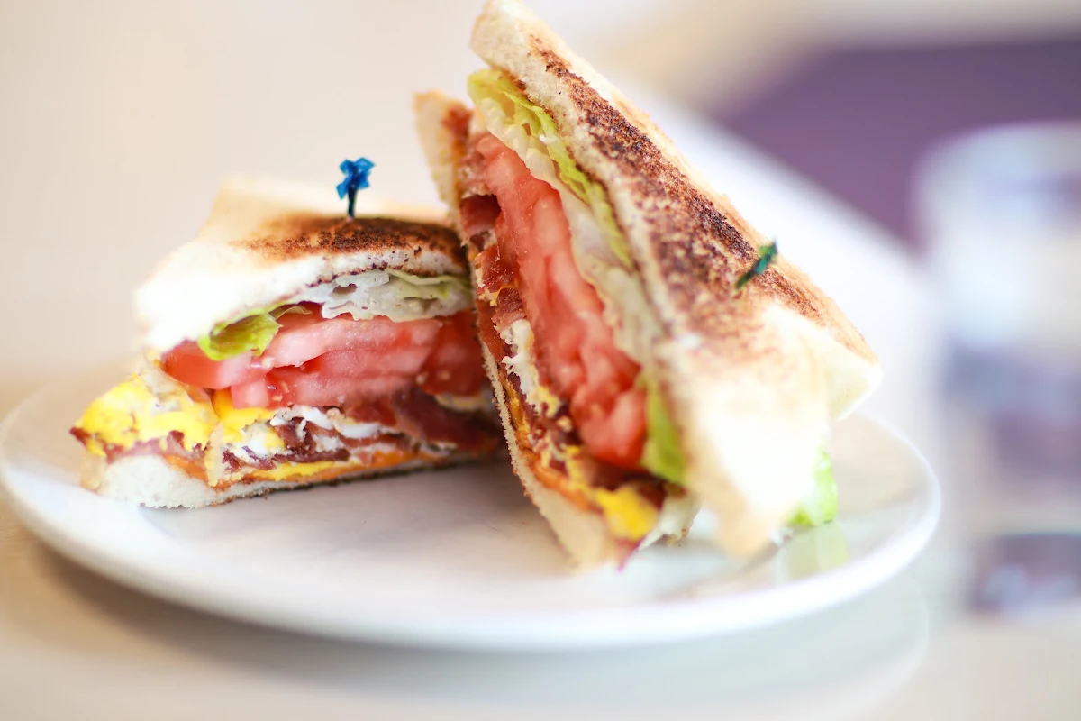 Club Sanwich, Ralph & Sons