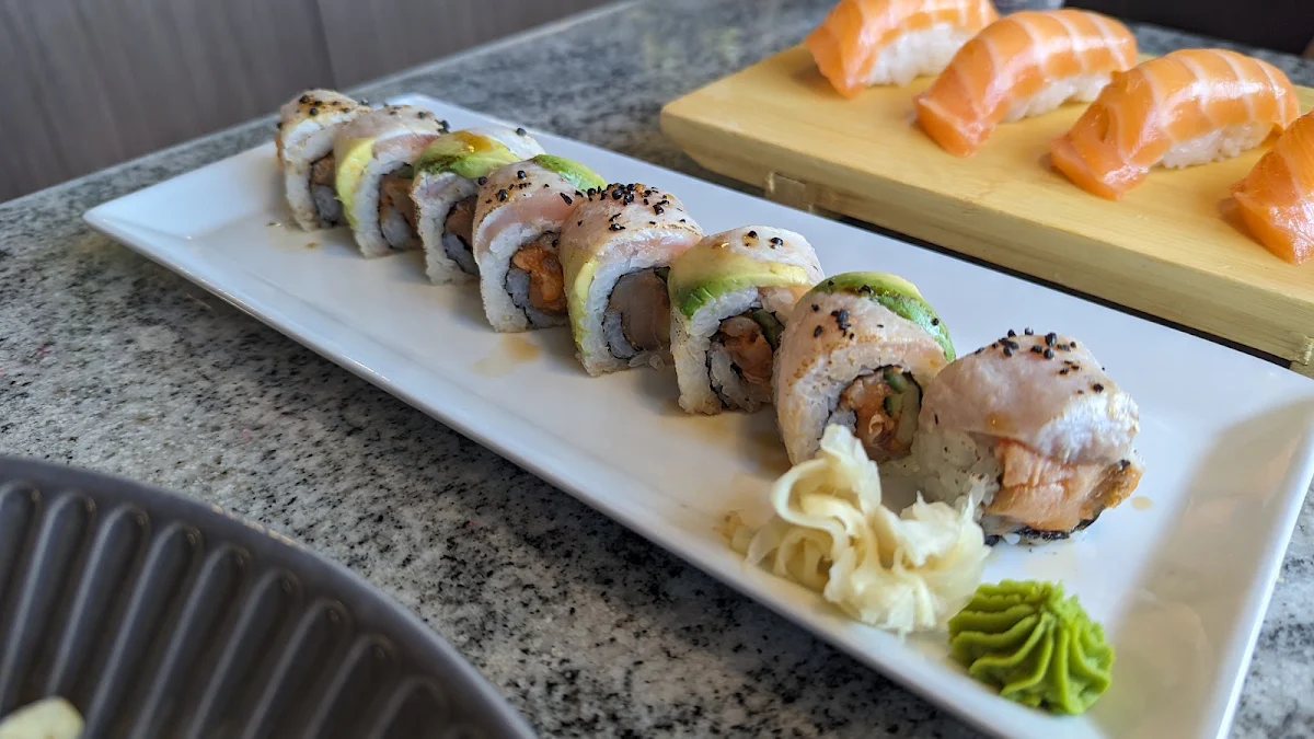 Hawaiian Roll, Soo Sushi Pincher Creek
