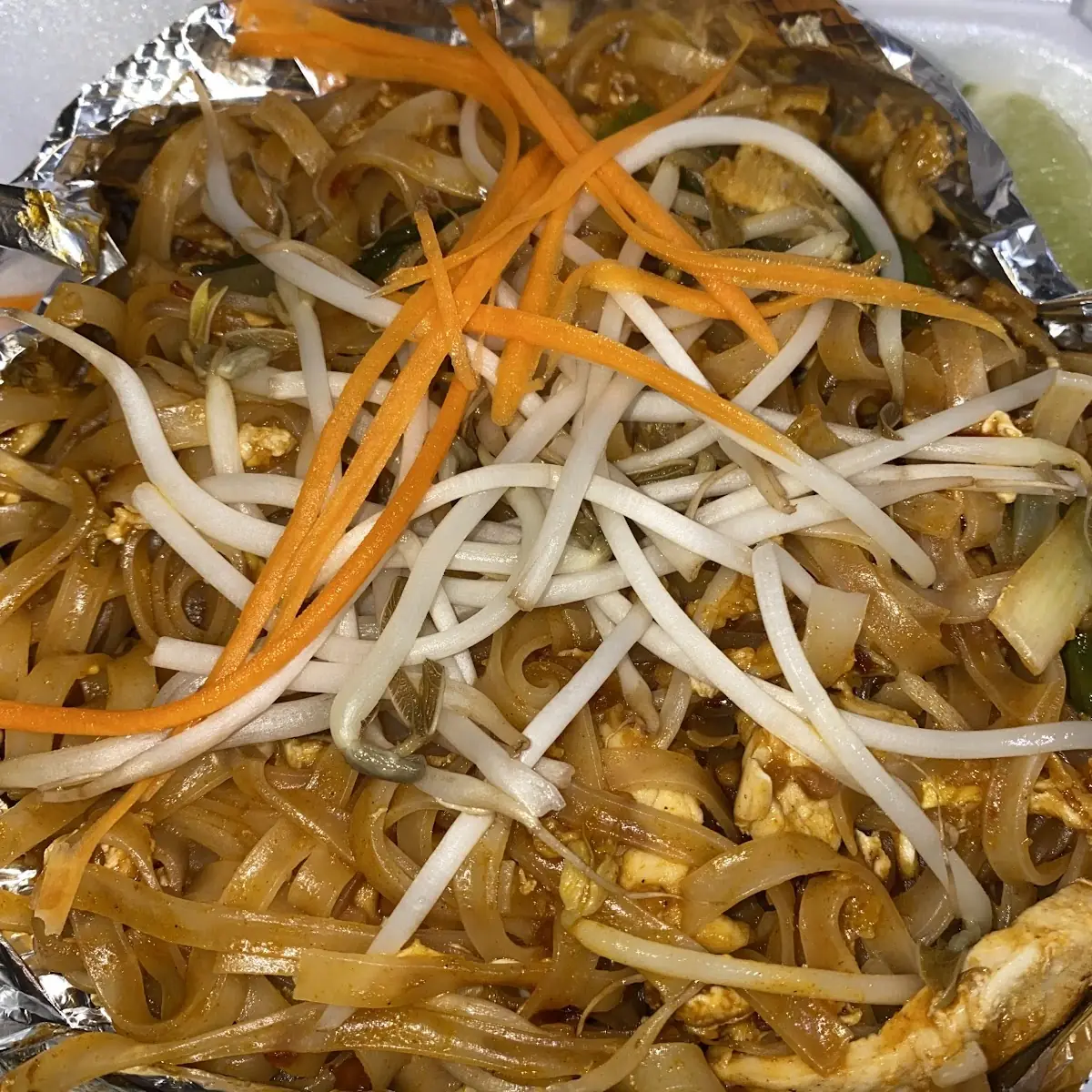 Spicy Chicken Pad Thai to Go
