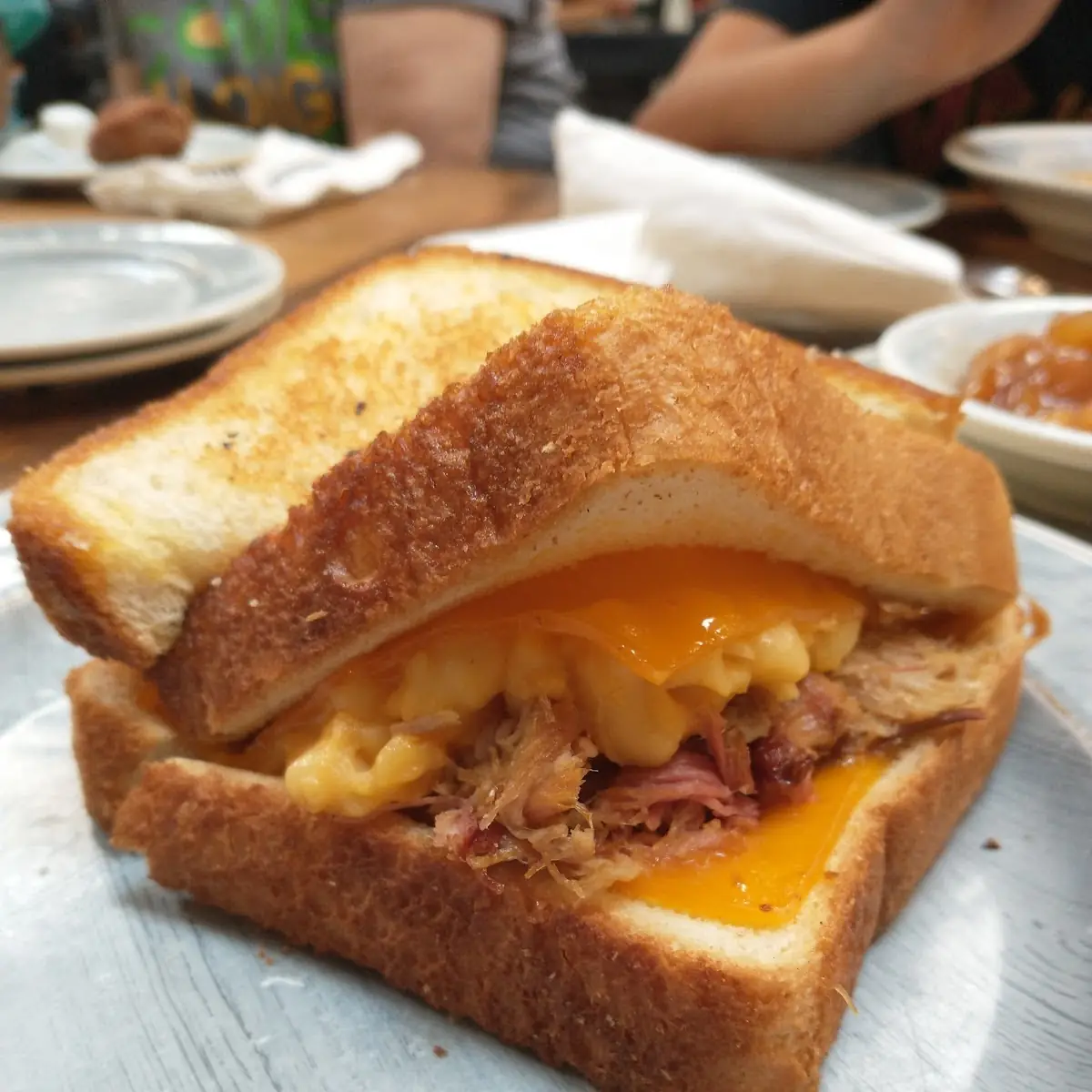 Grilled Mac and Cheese with Pulled Pork
