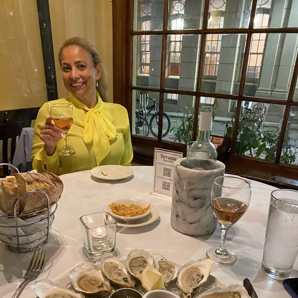1 Oysters Happy Hour
