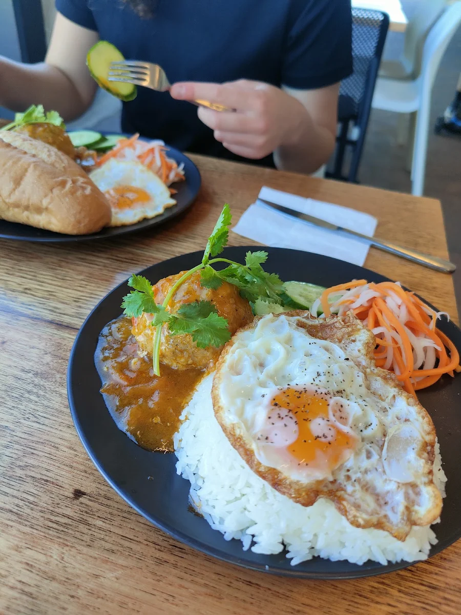Banh Mi Xíu Mai