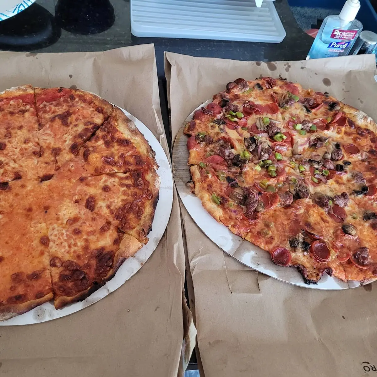 Cheese Pizza and Supreme Pizza