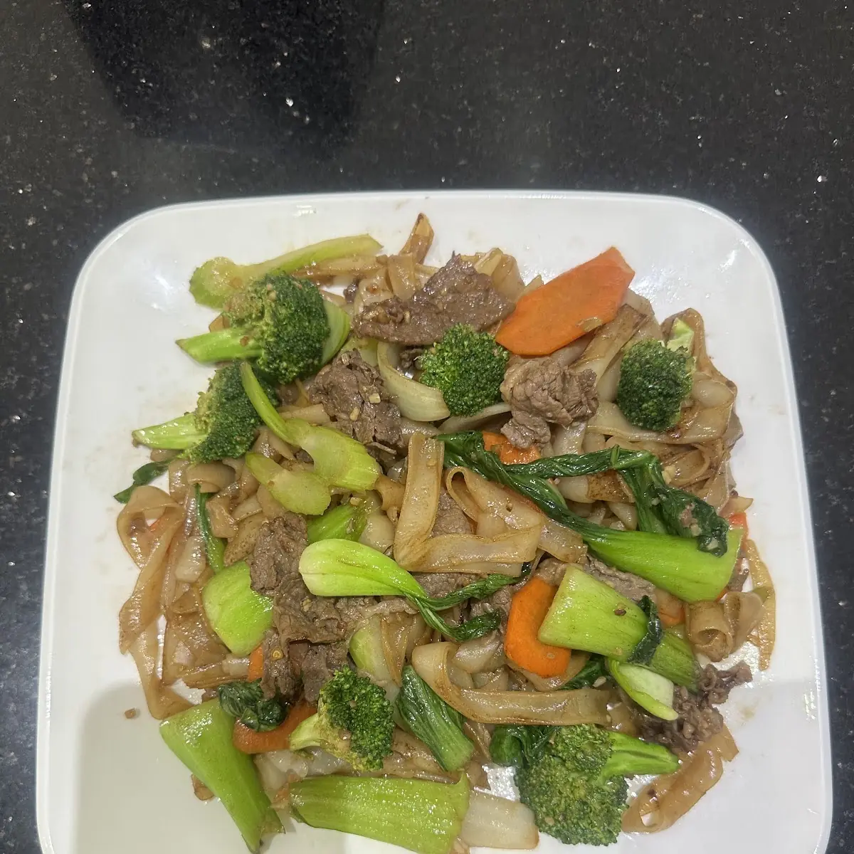 Stir Fried Beef with Chow Fun Noodle