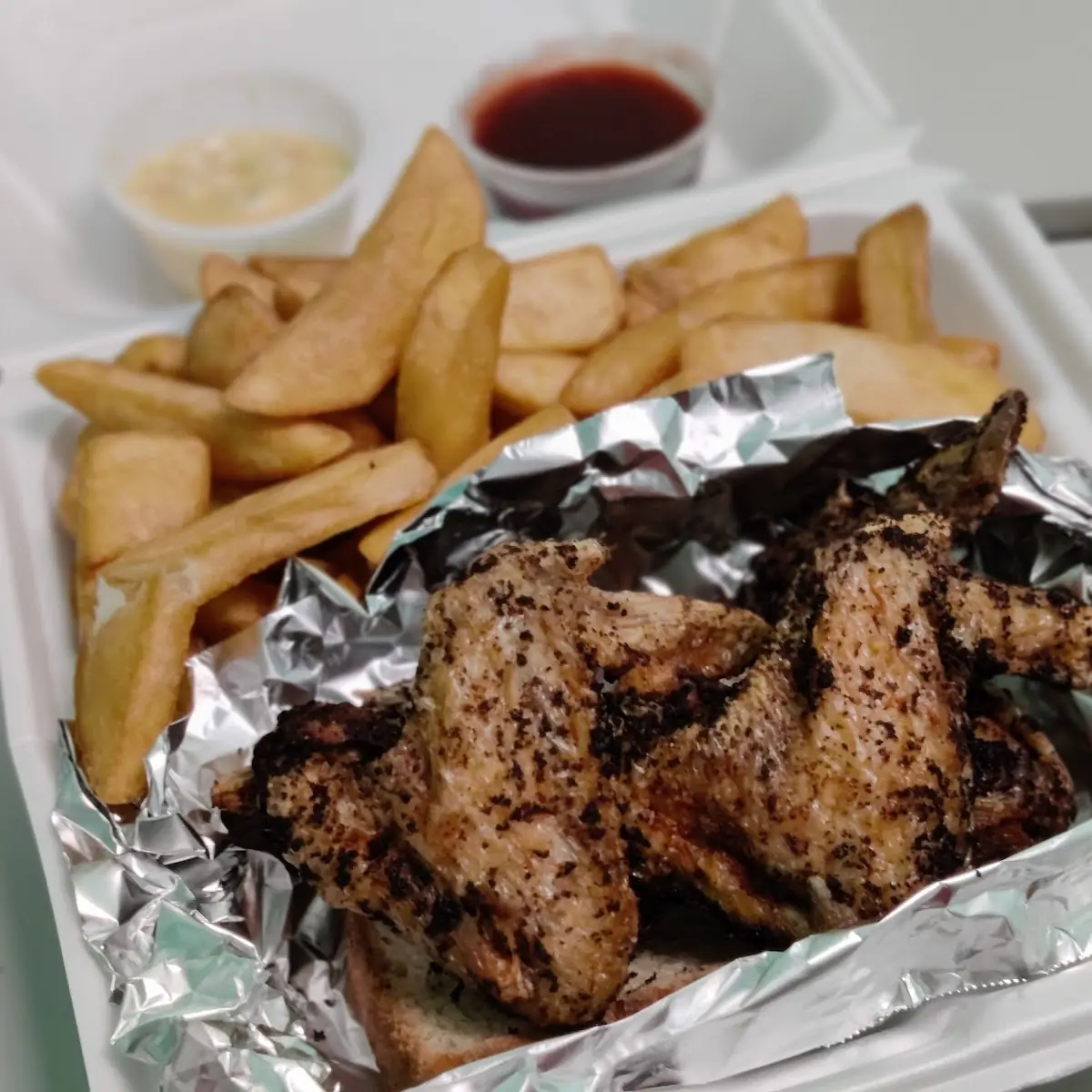 Chicken Wings with Fries