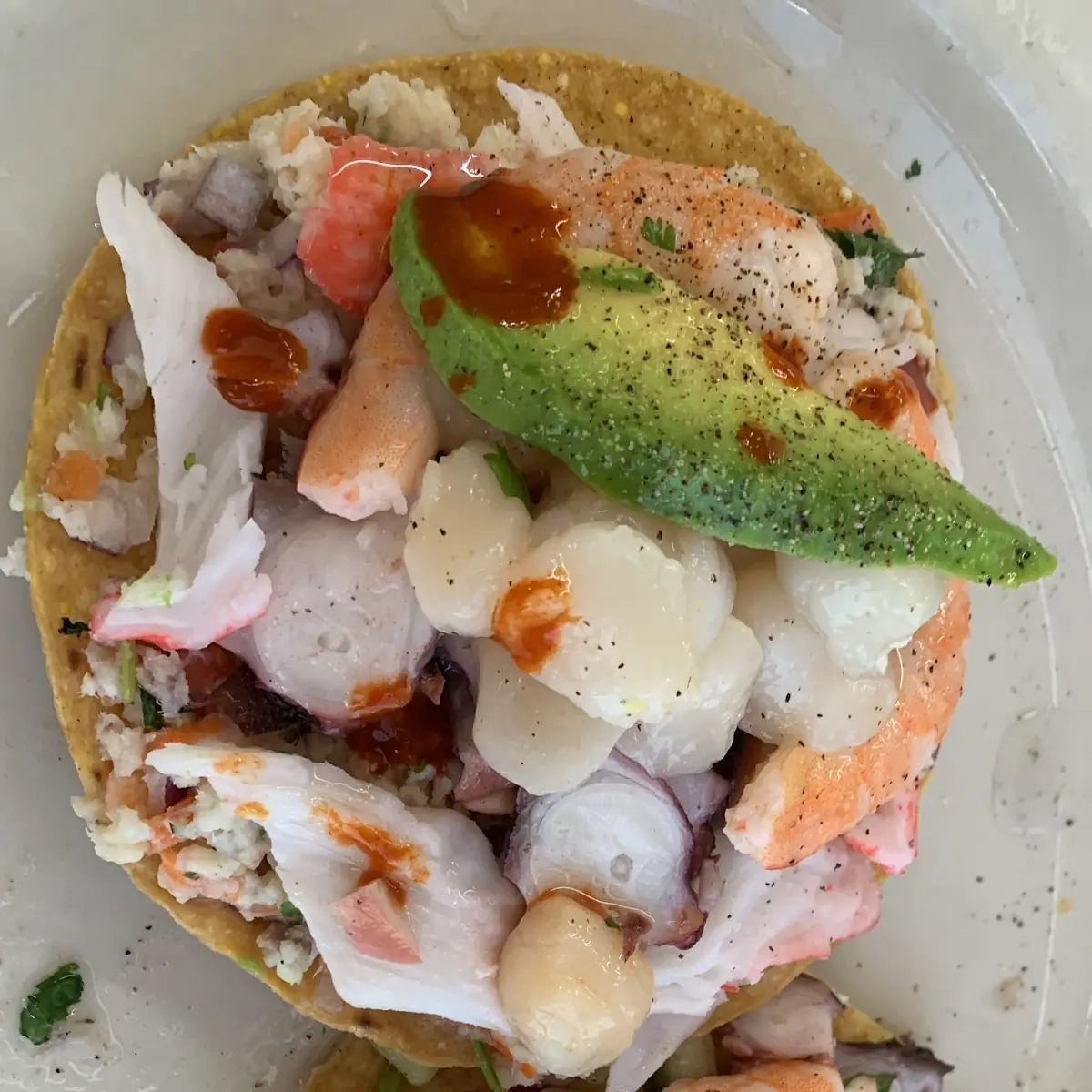 Tostada Mixta Con Salsa Tapatio