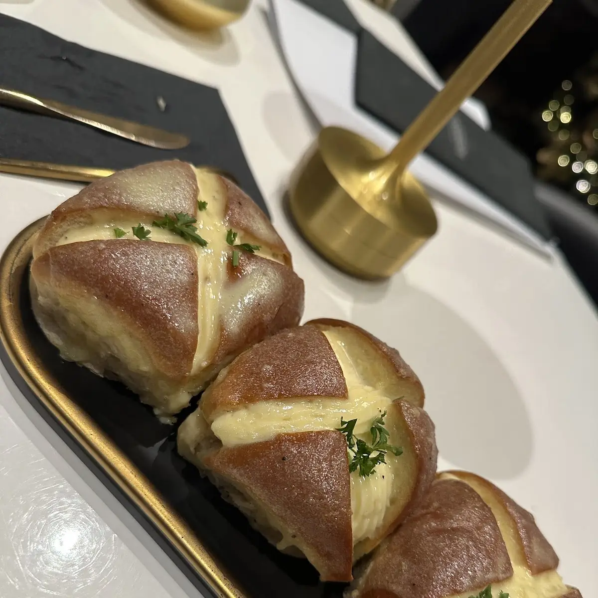 Cheesy Garlic Rolls