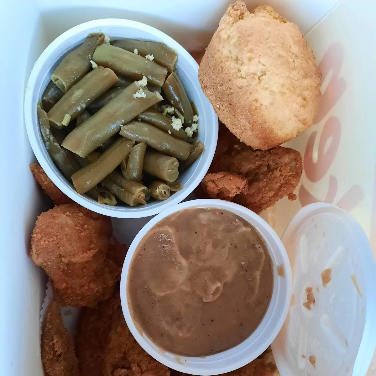 4 Piece Wing Dinner with Green Beans and Mashed Potatoes