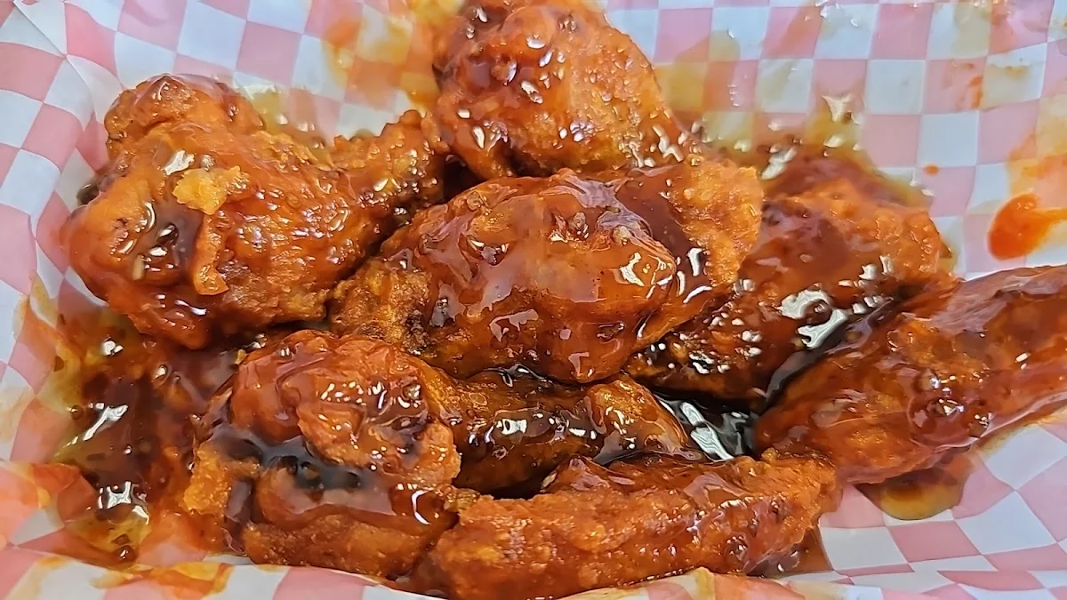 Honey Garlic Hot Sauce, Bellagio Pizza