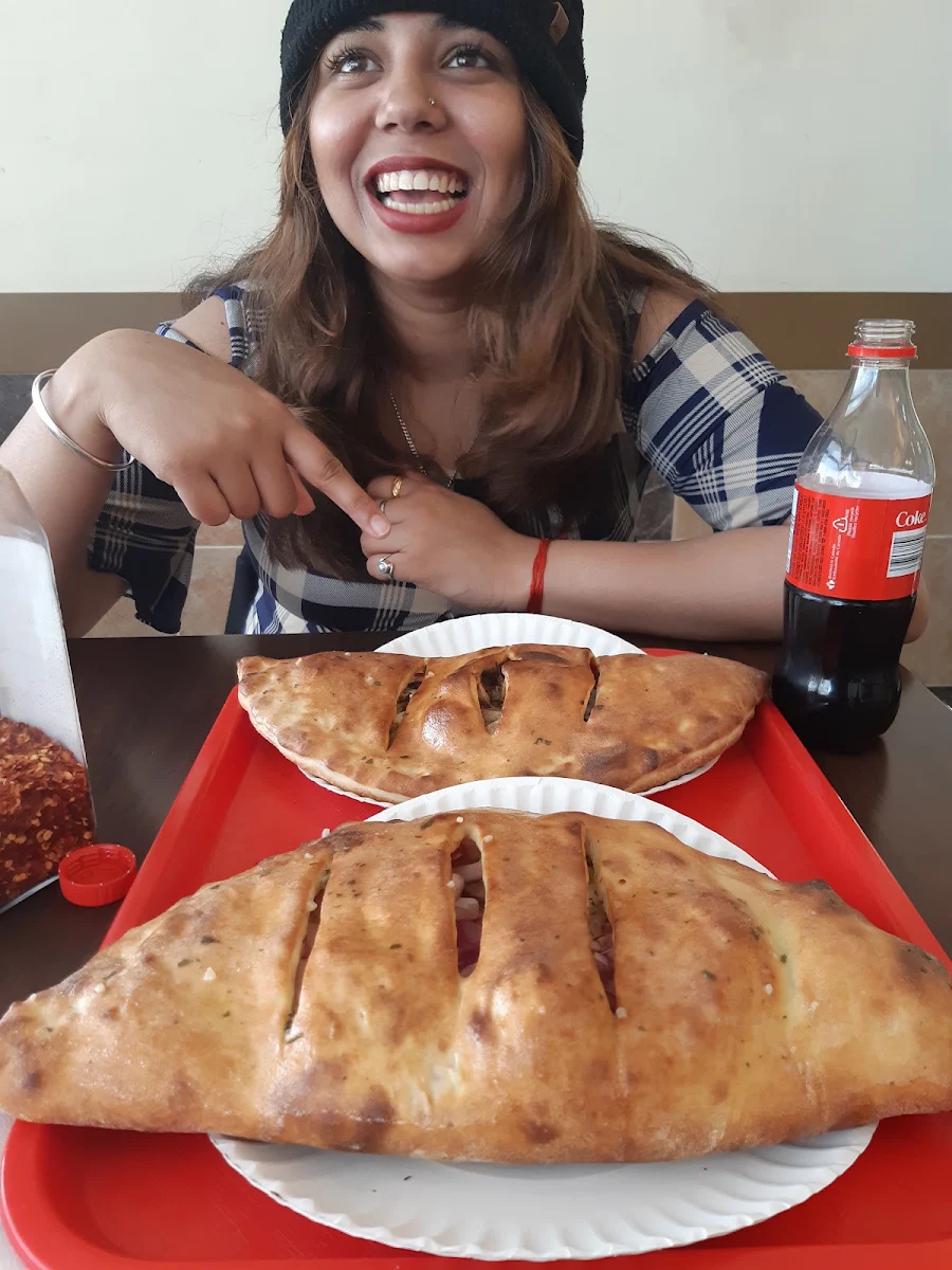 Panzerotti Cheese Only, Bellagio Pizza