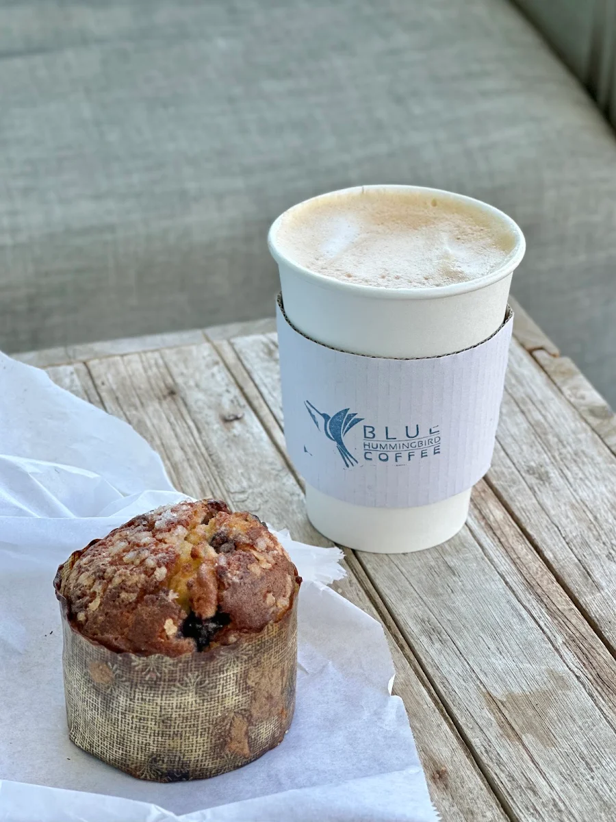 Latte& Blueberry Muffin
