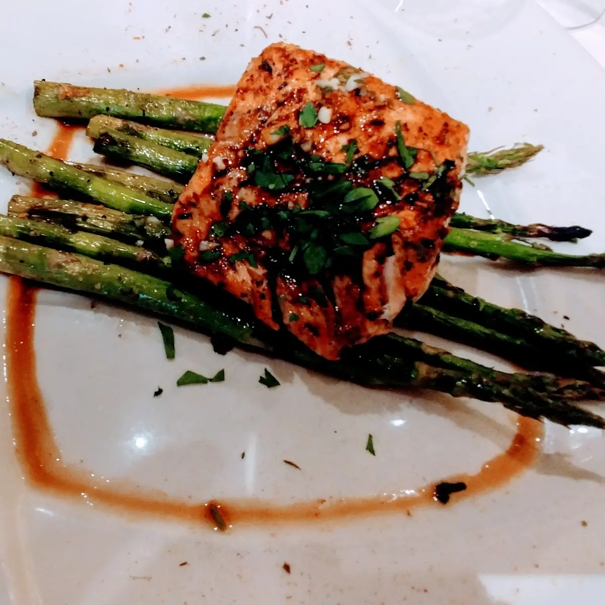 Grilled Salmon with Asparagus
