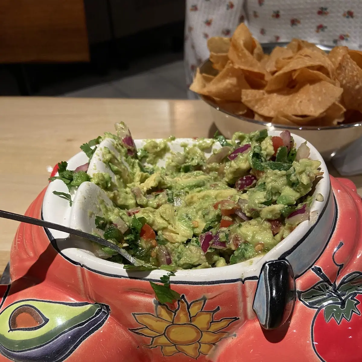 Chicharron Con Guacamole