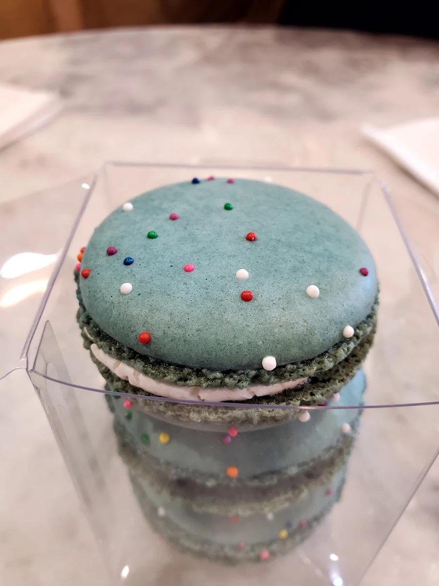 Birthday Cake Macaron