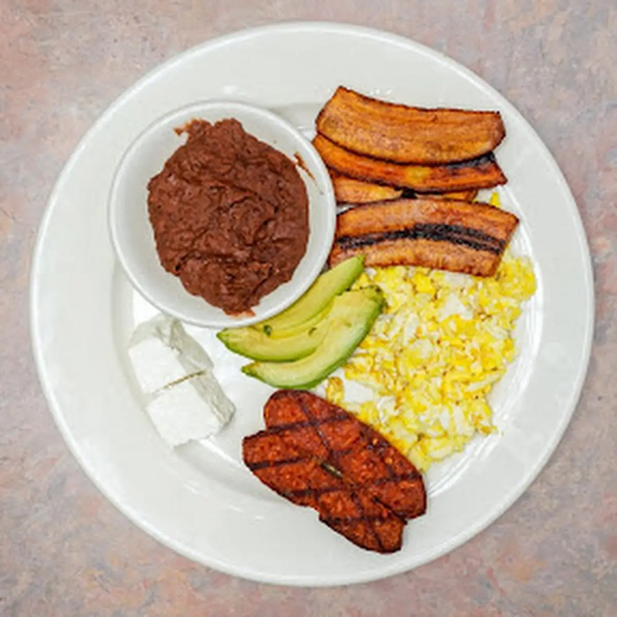Desayuno Típico Traditional Breakfast
