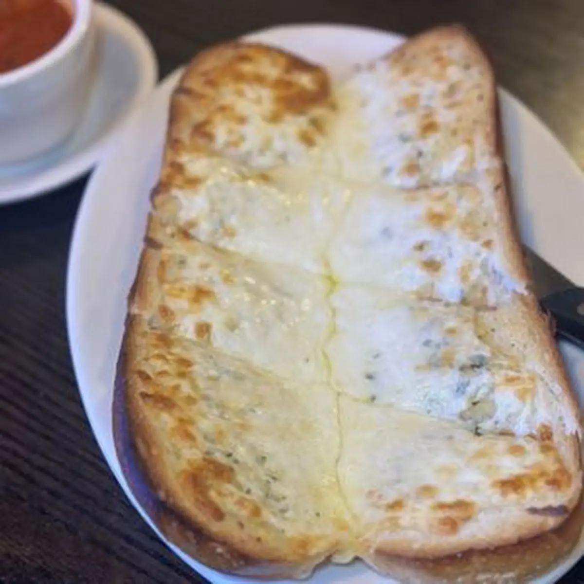 Garlic Bread with Cheese & Sauce