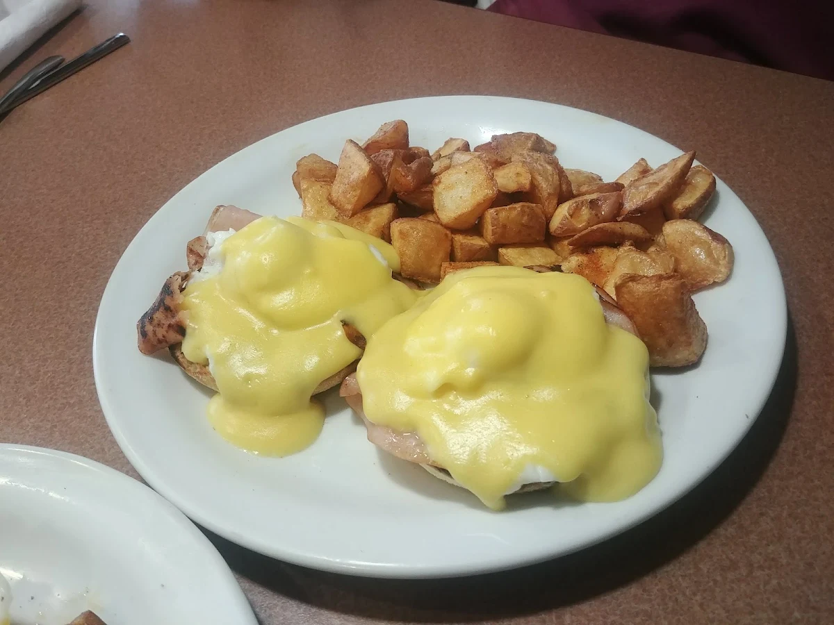 Eggs Benny, Denny's
