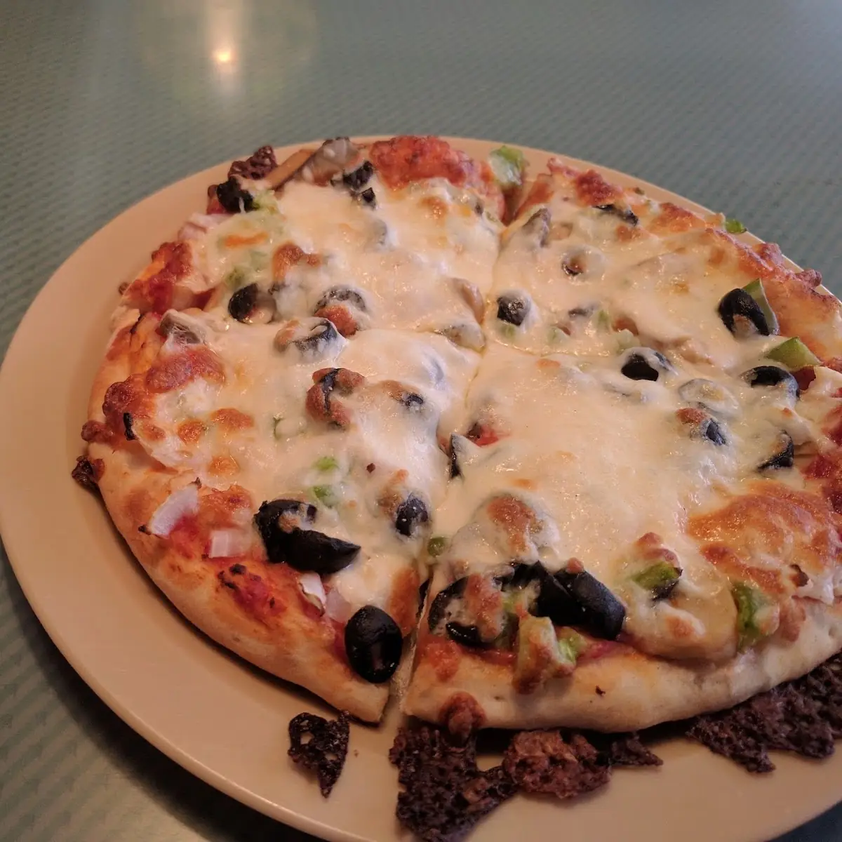 Deluxe Pizza