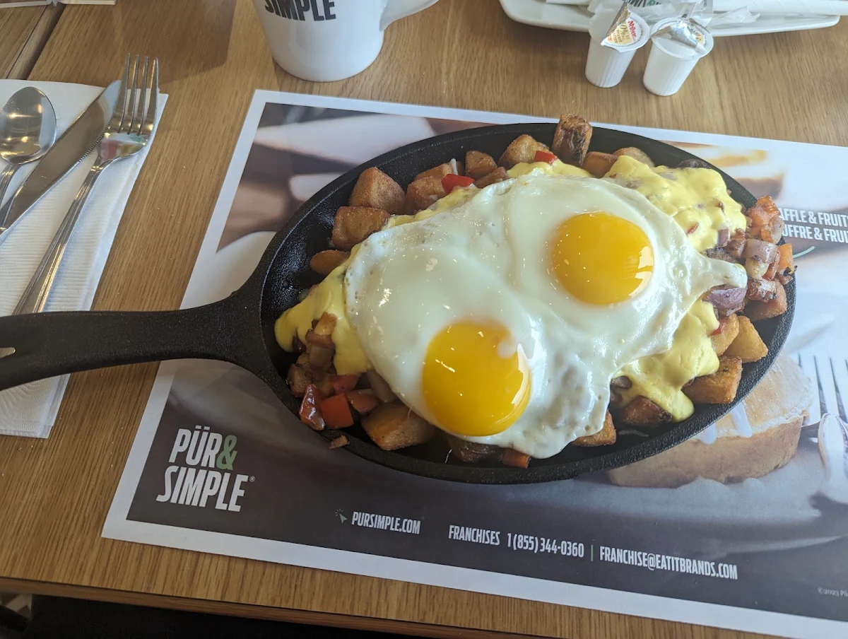 Small Breakfast Poutine Petite Poutine Déjeuner