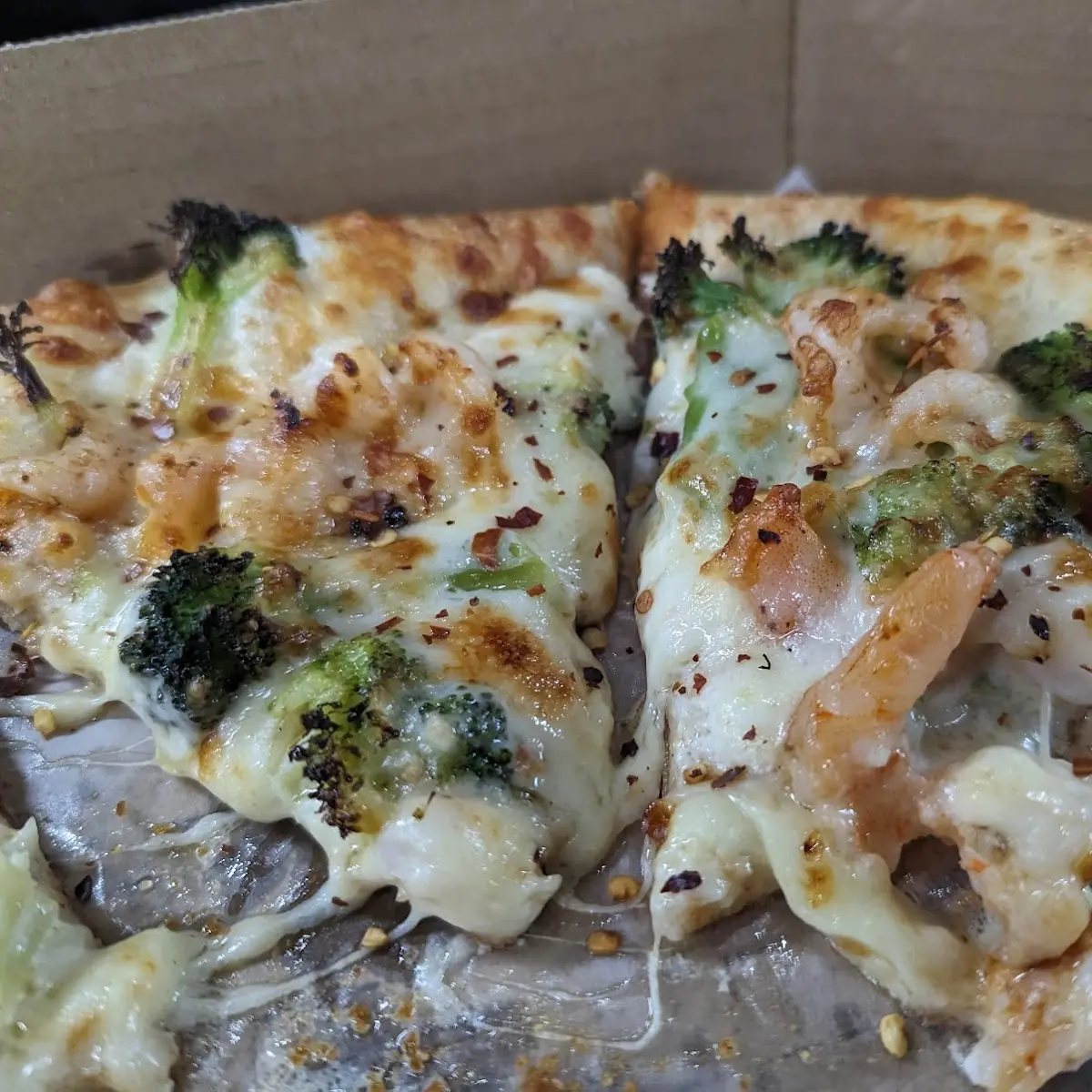 Shrimp Broccoli Garlic Alfredo Pizza