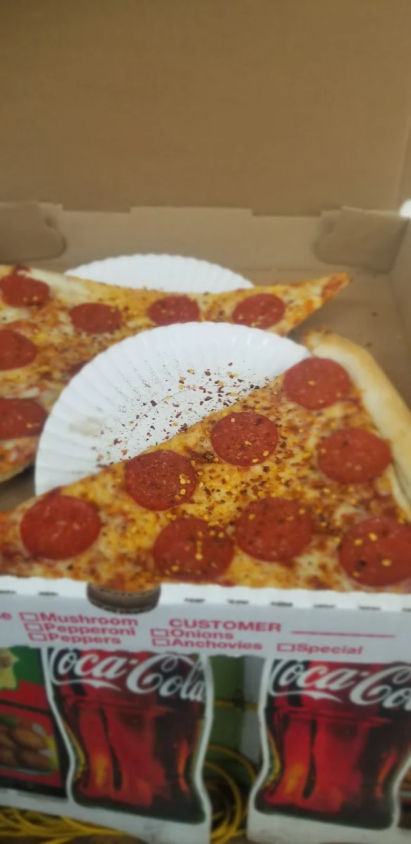 Large Pepperoni Pizza
