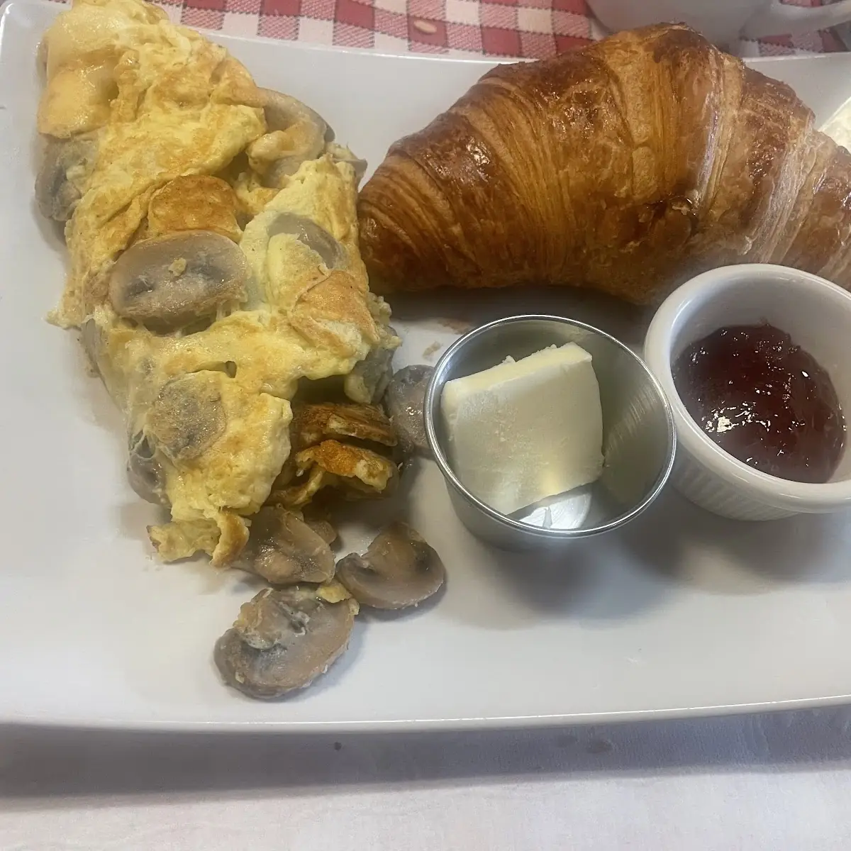 Croissant Plus Goat Cheese Omelette