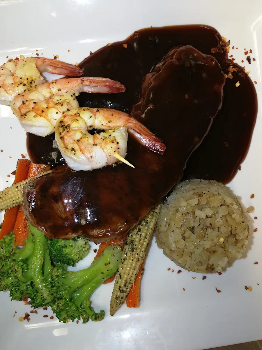 Grilled Garlic Surf & Turf, Seasons bar and grill