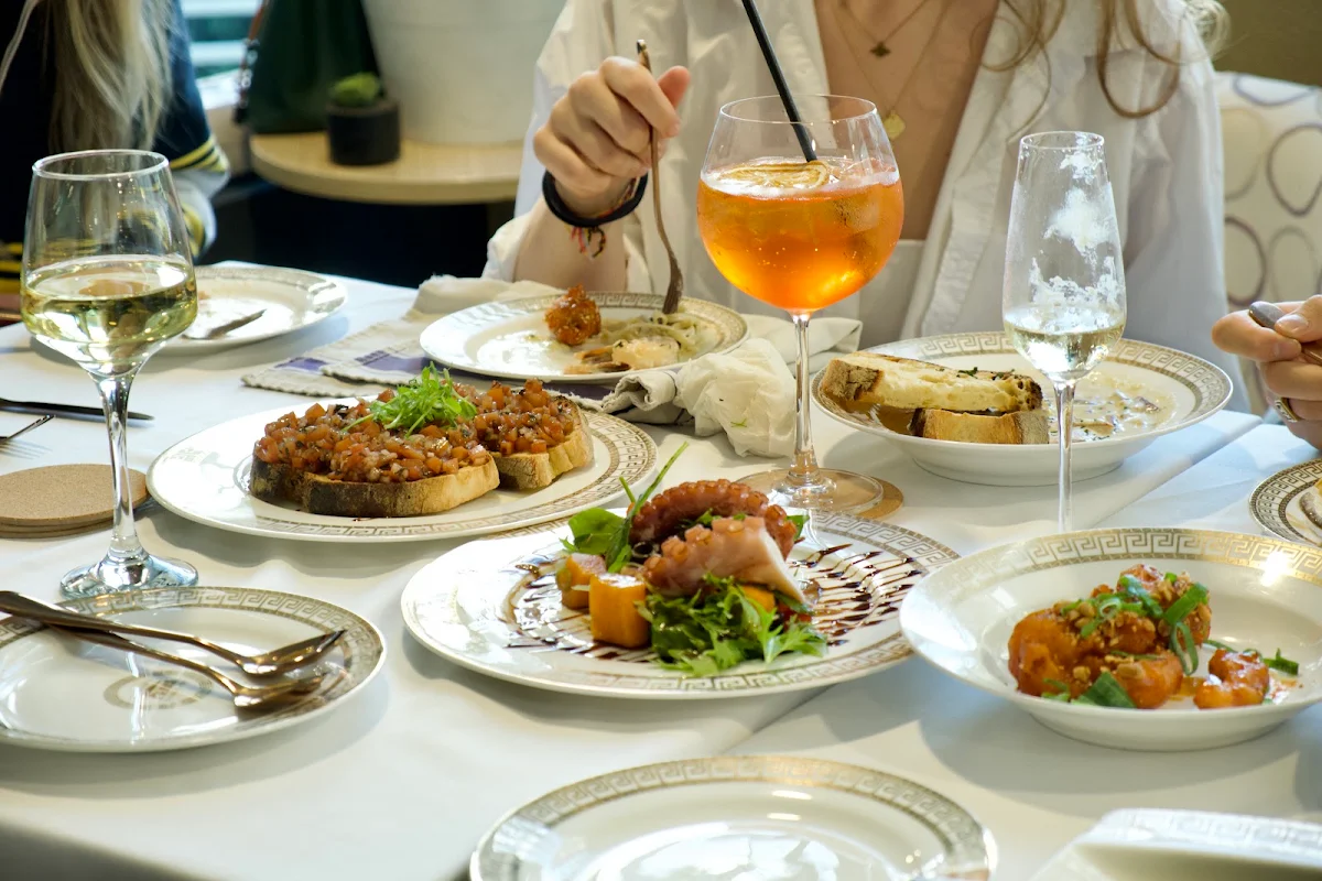 Highlights, Silos Bar & Restaurant