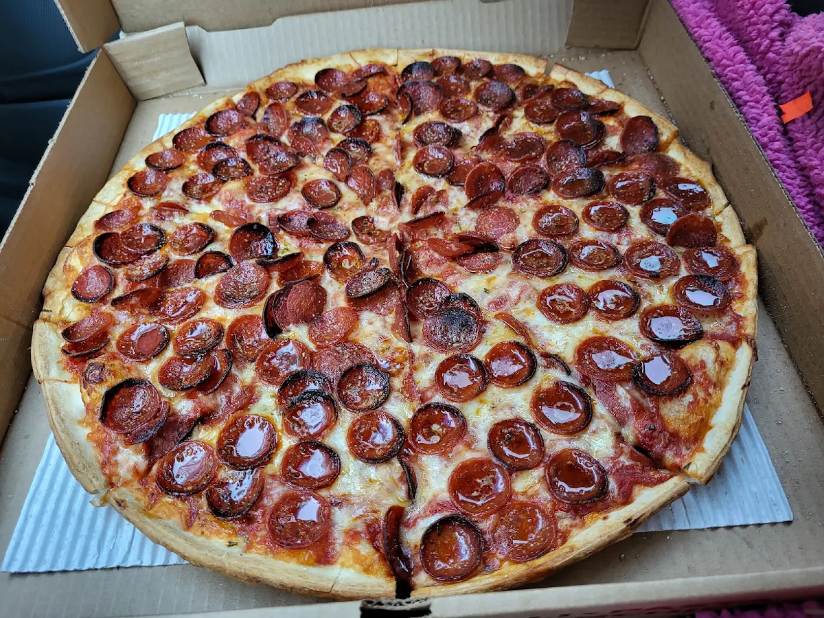 Large Pepperoni Pizza