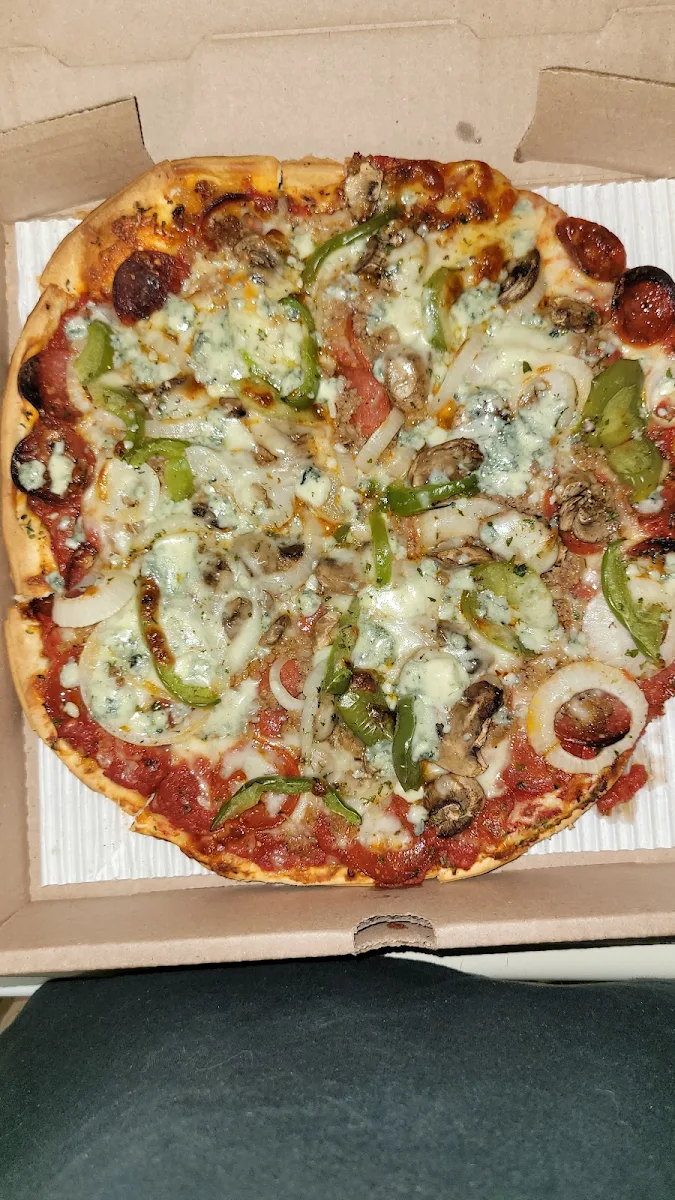 Small Deluxe Extra Cheese Pizza