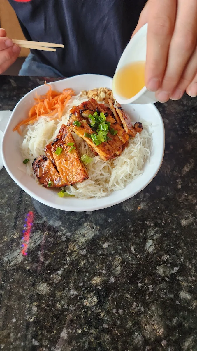 Bún Chả Giò