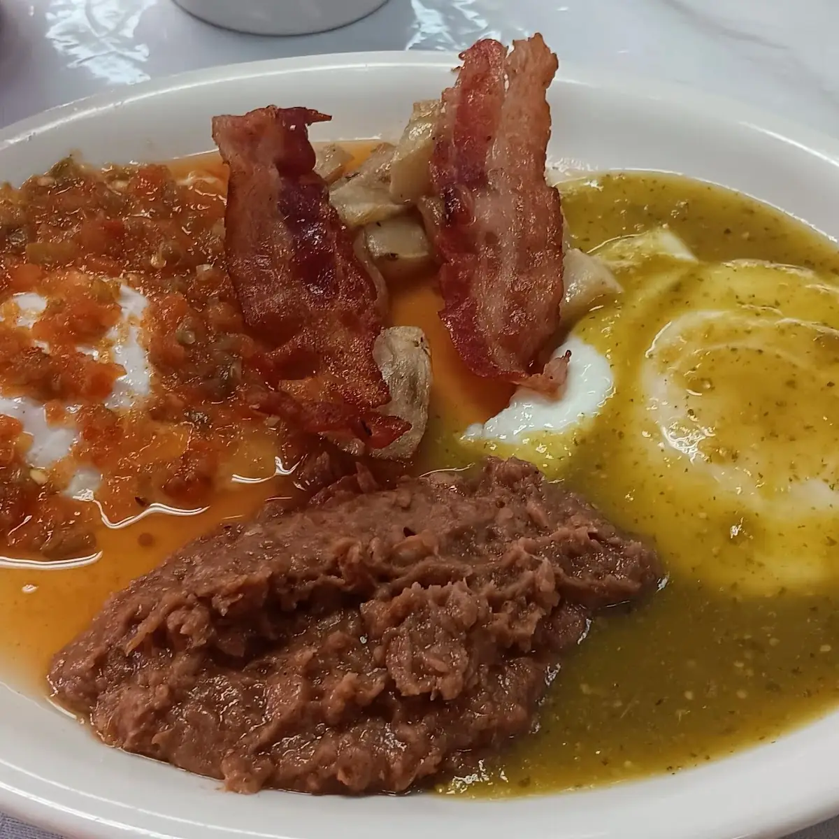 Huevos Divorciados