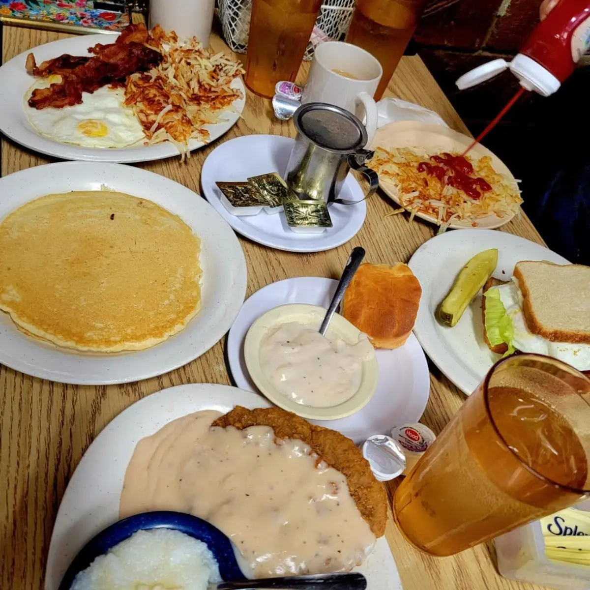 4 Cheese Omelette and a Deluxe Blueberry Pancake
