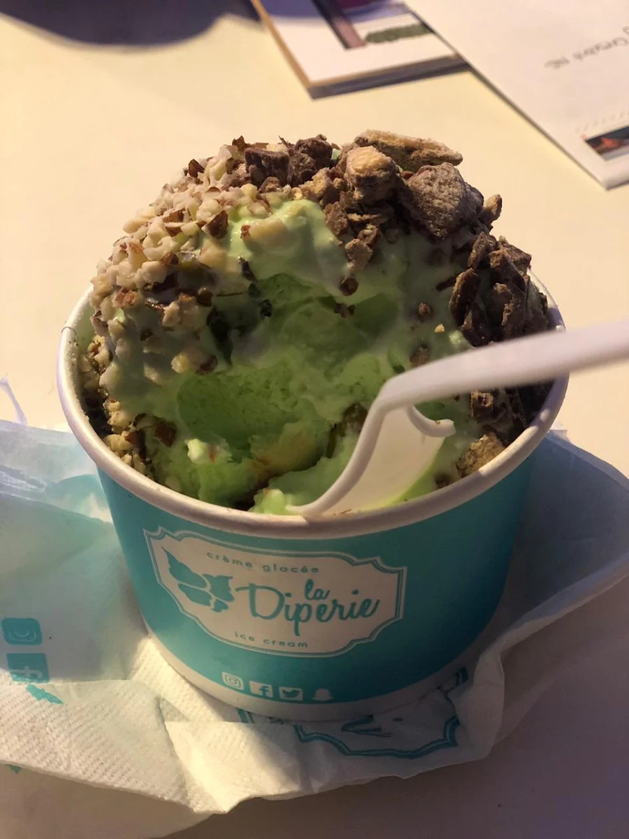 Superman and Pistachio, La Diperie Country Hills
